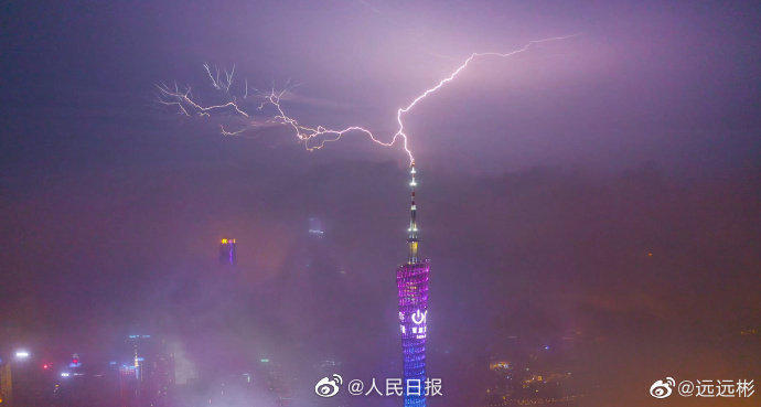 昨日雷击广州塔 18天暴雨预警千次